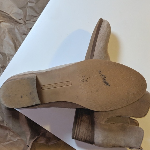 Tommy Hilfiger Taupe Randall Ankle Boot - Picture 3 of 3
